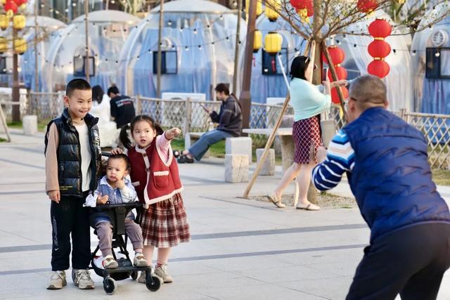 请到茂名过大年｜好吃好玩好逛！茂名庙街把年味玩明白了