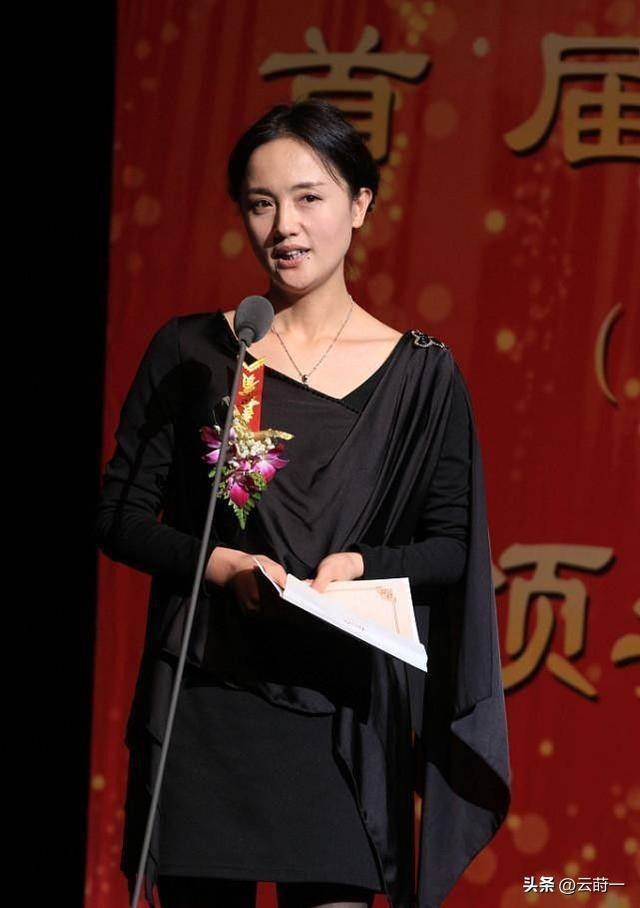 离春节不到2月	，52岁辛柏青高调传出喜讯，朱媛媛终于可以放心了