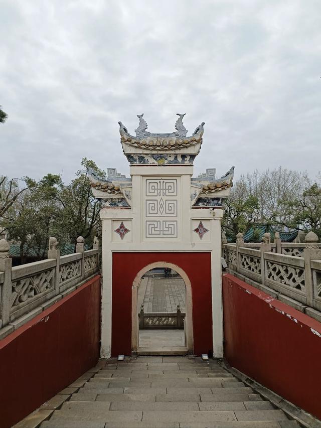 湖南必去十大景点排行榜，这才是湖南最值得去的10个地方，收藏好