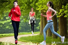 千里之行，始于足下。女生的脚什么时候不长了图片