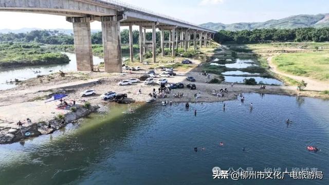 行至江畔过过山水慢生活吧！这次是文化旅游产业发展大会主办地——柳城