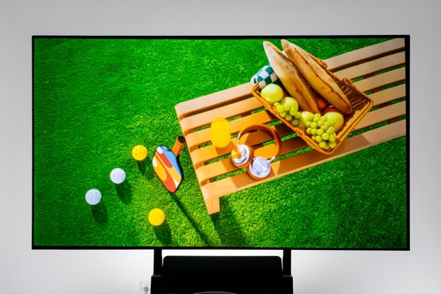 海信激光电视探索X1 Ultra：1k尼特全屏亮度+9.1.4声道家庭天花板