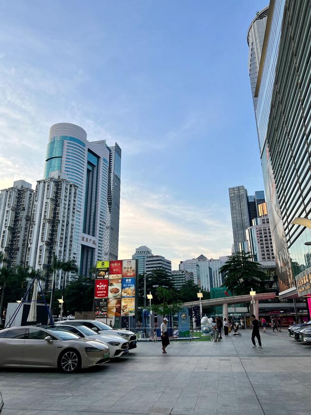 香港香园围口岸过莲塘,深圳的一天