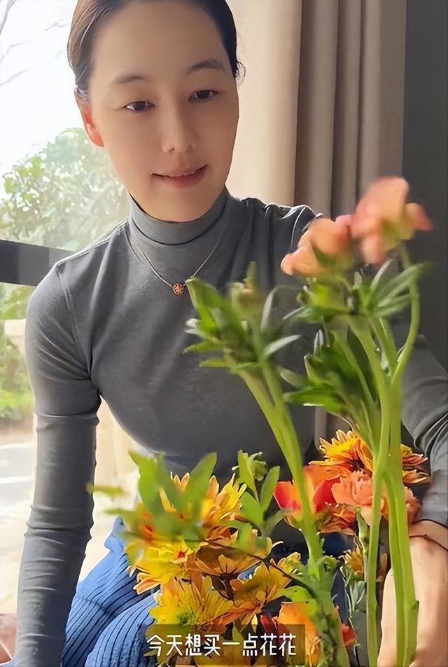 私生活混乱、被央视开除、陪睡上位？王冠身上的标签究竟有多离谱