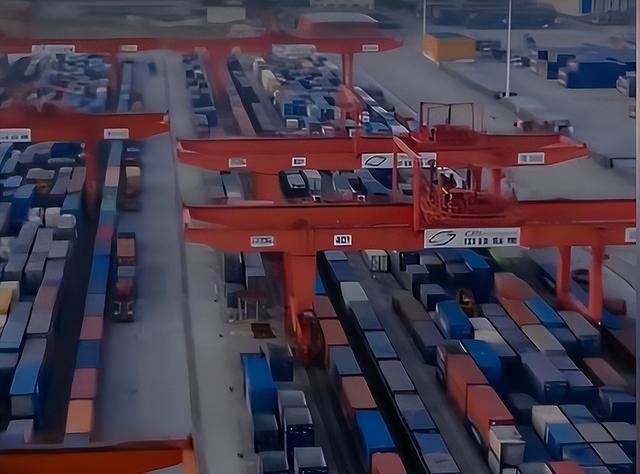 特朗普向全球发通牒！180天内必须对中国“动手”，否则重磅制裁