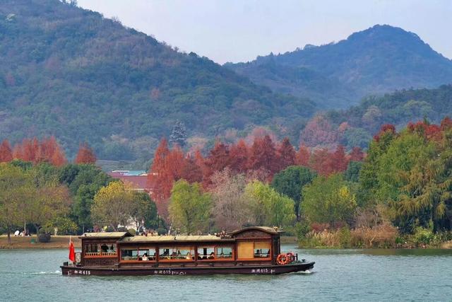 当水杉红遇上元旦红，这个假期来湘湖点亮新年希望~