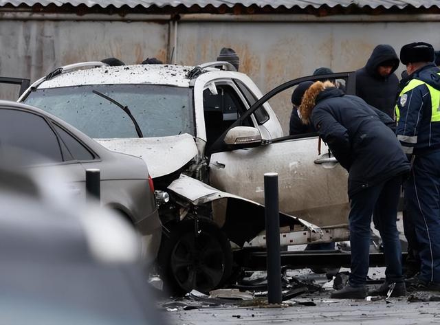 报复来得太快！俄军中将被斩首后，普京下令复仇，乌多地陷入火海