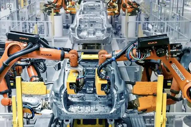 欠中企10亿!荷兰对华工厂断供,报应来了,荷兰首相要被赶下台了