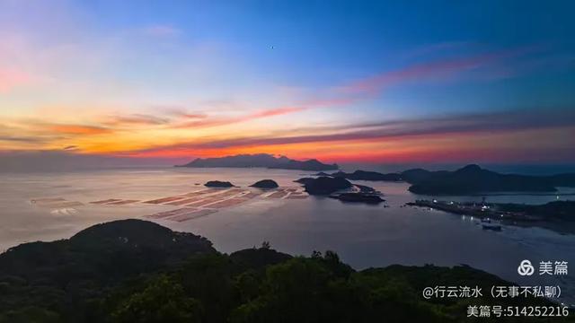 彩色旅图｜光影里的霞浦：滩涂、古树与渔排的诗意时光