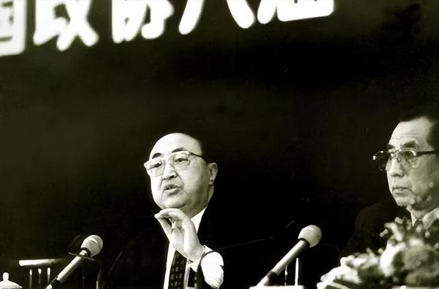 他54岁担任辽宁省委书记，曾查办东北乔四，57岁任黑龙江省委书记