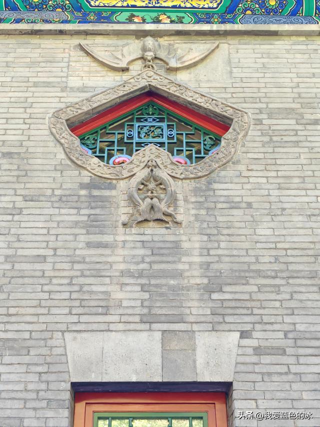 参观北京恭王府，过去一直觉得这是小景点，没想到游客居然这么多