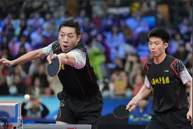 郭跃华曝领导忘和许昕握手原因，许昕：你是榜样，造谣就不好了！图片