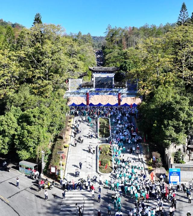 近6000人打卡！2025年广东省（阳山）第十一届登山活动精彩上演