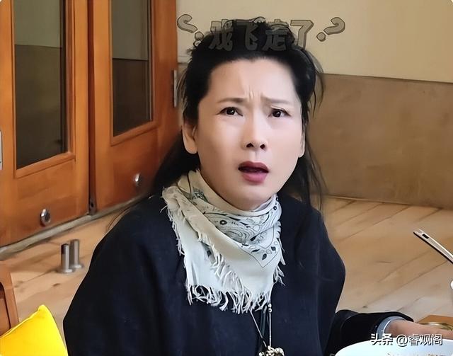 何赛飞综艺发火引热议！没想到“不合群”的她，才是内娱真的聪明