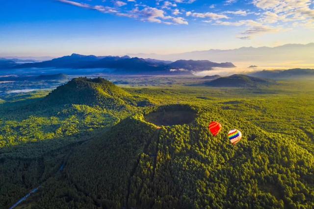 腾冲银杏季｜4天5夜黄金攻略，把金黄、温泉、烟火全打包～
