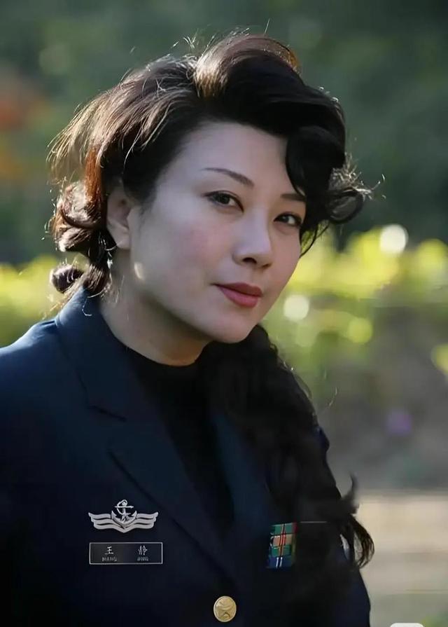 权色交易、陪睡上位	，她压根不沾边，简直是娱乐圈的一股“清流”