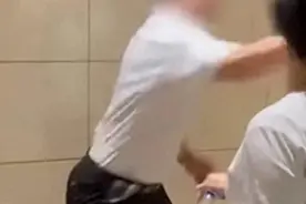 后续！打了全国人民都能听到的一耳光男子被处罚，网友：就500？图片