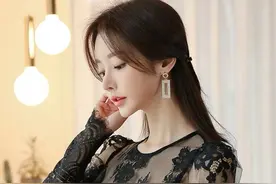 小丽交黑人男友倒贴，怀孕被要求打掉当街诉苦：我恋爱脑有错吗？图片