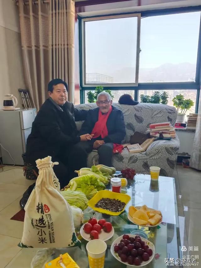 红旗渠拦河坝人墙截流纪实