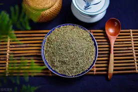 侧柏叶泡水喝有什么好处 可清热解毒、消炎抗菌图片