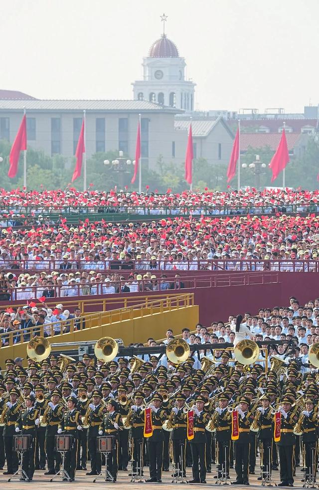 特朗普怕啥来啥，九三阅兵后，中国商务部深夜发布公告，对美出手