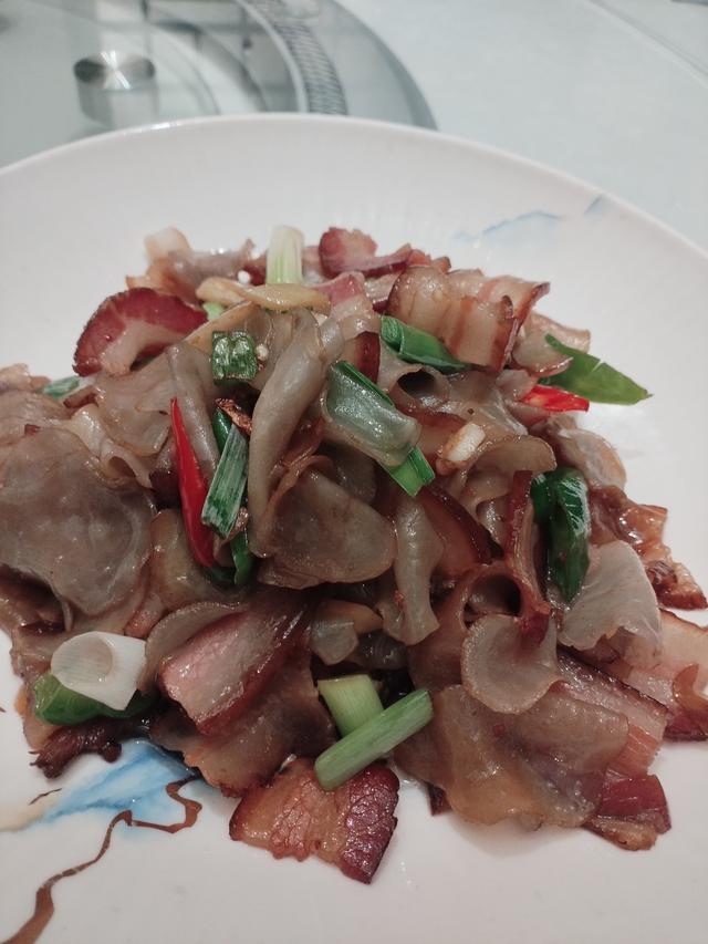 紫阳夜宴：当汉江遇见霓虹