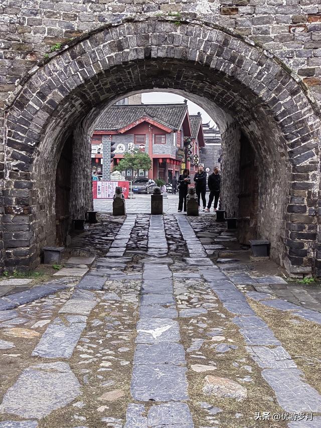 襄阳古城汉江风景很美