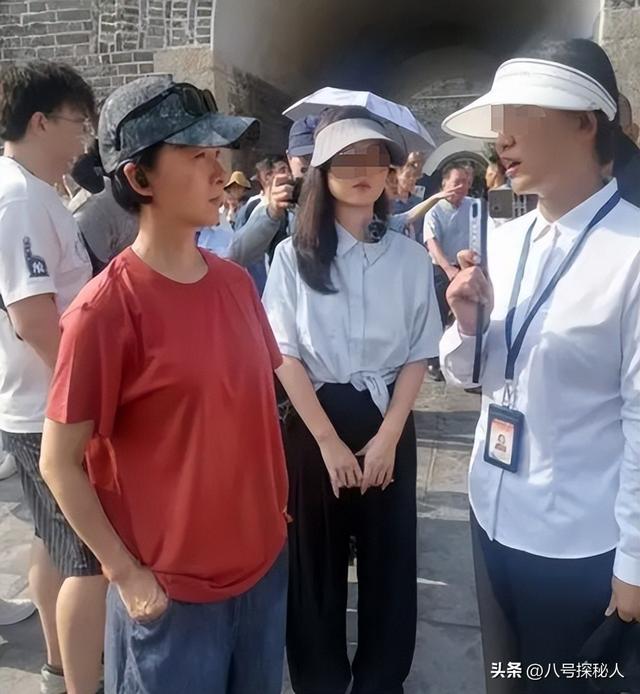 吃里扒外！13年前定居美国，回国捞金遭“驱逐”的她，52岁成笑话