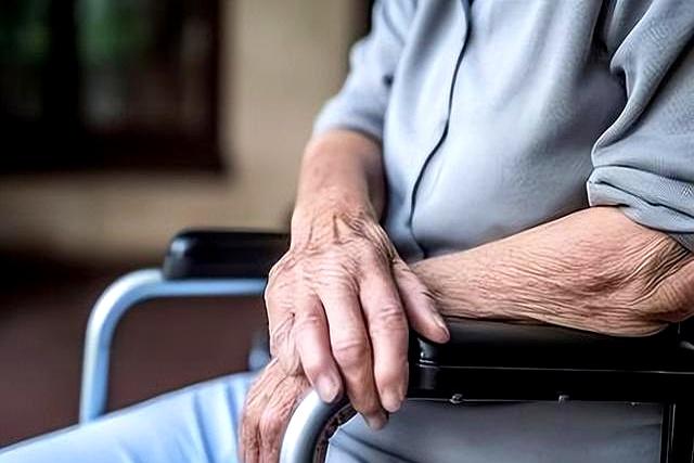 “经常运动”被推翻？医生建议：过了65岁！最好保持4个锻炼习惯