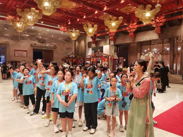豫哈少年祖国行第四天:当哈密娃遇上十三朝古都!