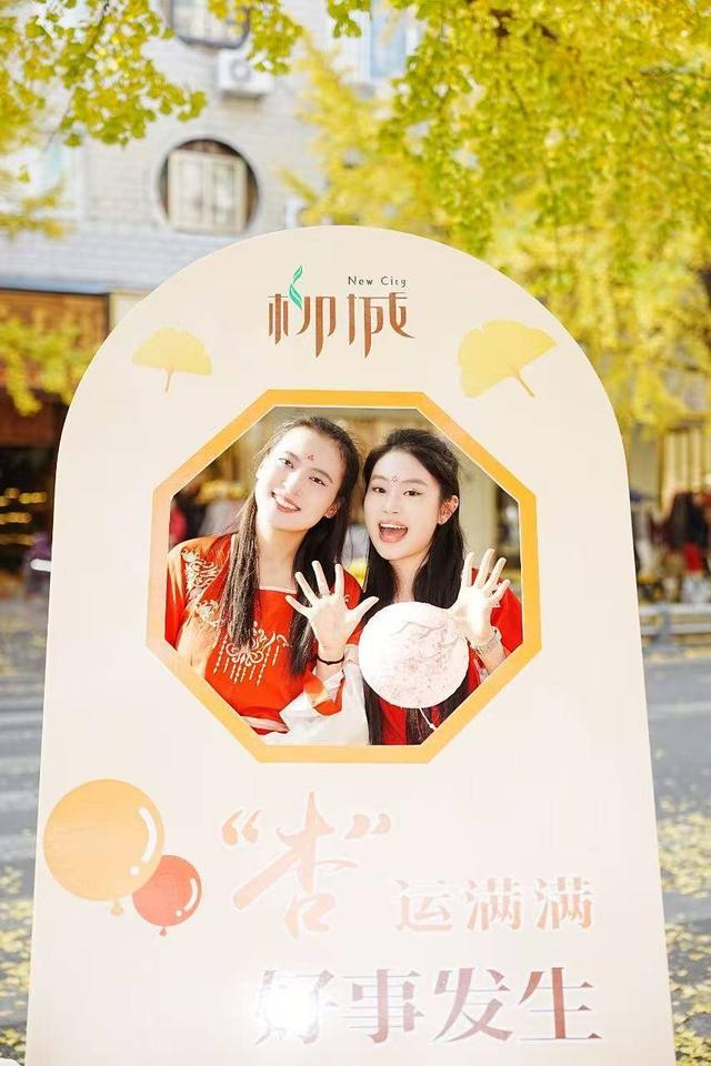 来文庙玩转银杏季！温江，你是懂浪漫的