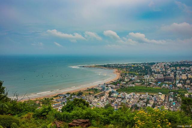 海南陵水县和三亚市啥关系？看完秒懂！