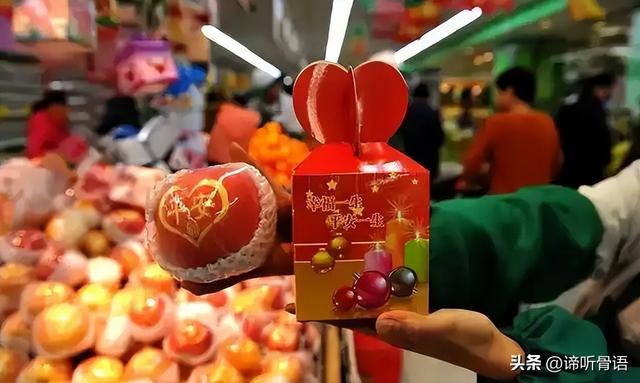 今年圣诞节没人抵制了，为啥还更冷清了？网友：3个原因，很现实