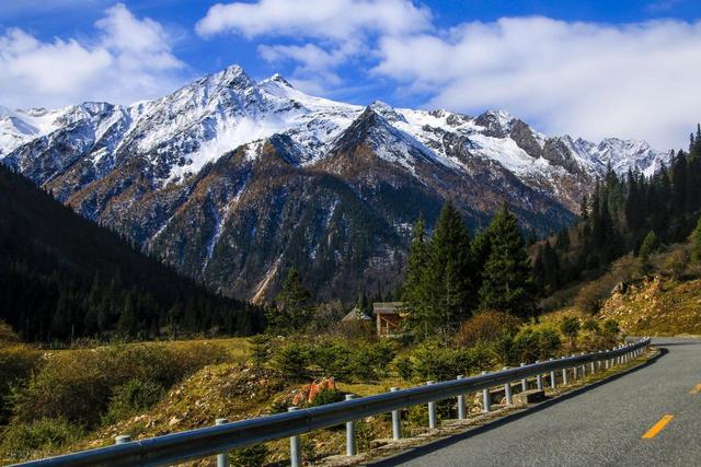 11月-12月，适合秋冬季节自驾的7条线路，藏着不少好风景