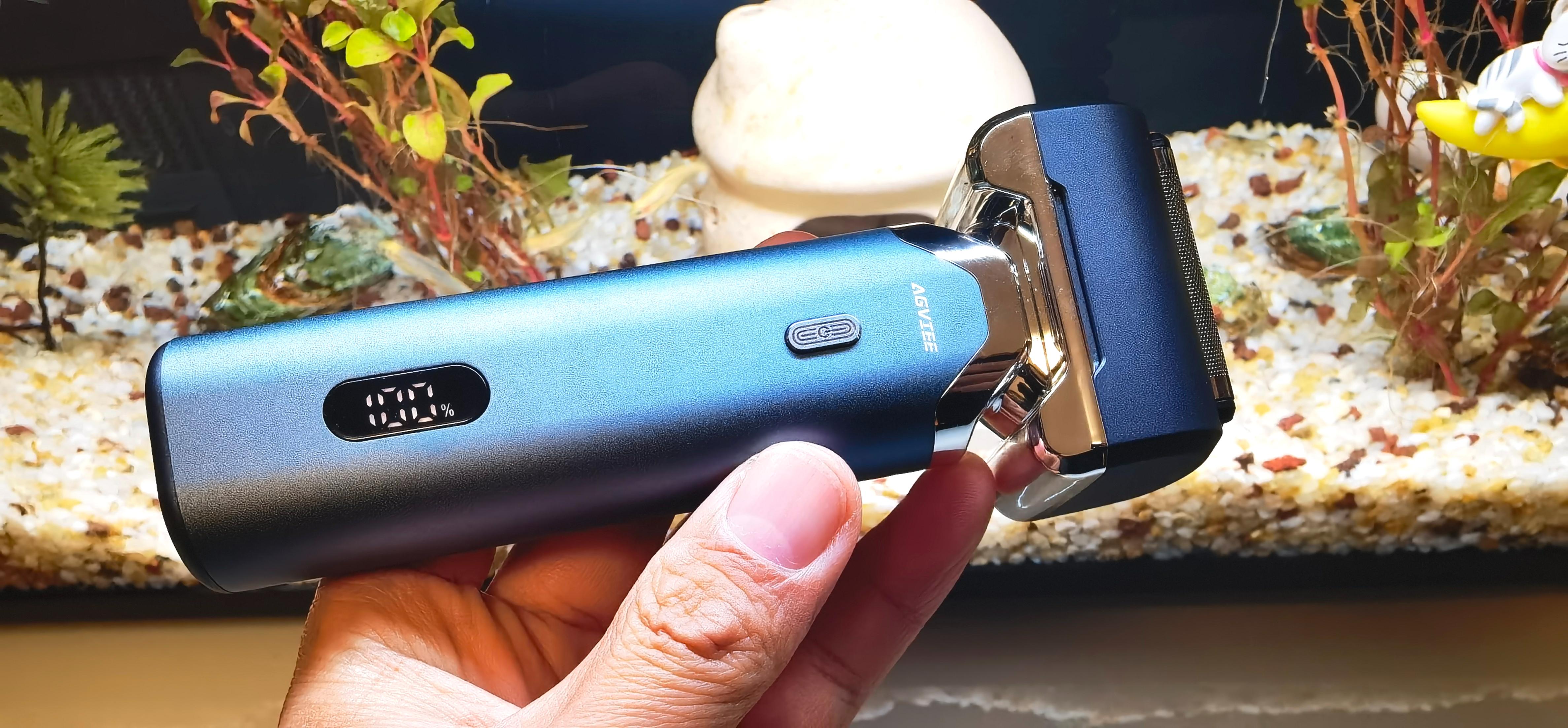 未野往复式剃须刀测评:五刀头27000转狂飙0残留,碾压千元机!