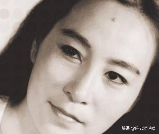 姜还是老的辣！婚内出轨、污蔑前夫三十年	，70岁奚美娟"人设崩塌"