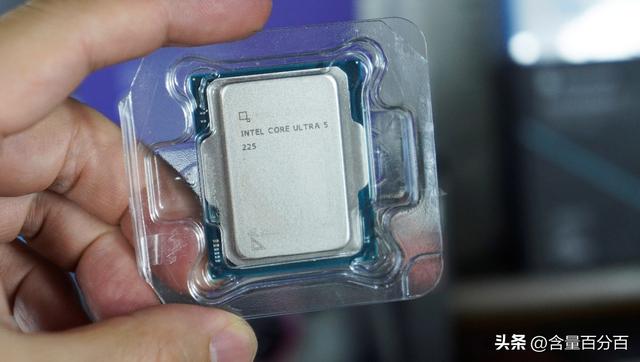 英特尔酷睿Ultra 5 225实际性能如何？搭载Z890主板装机实测