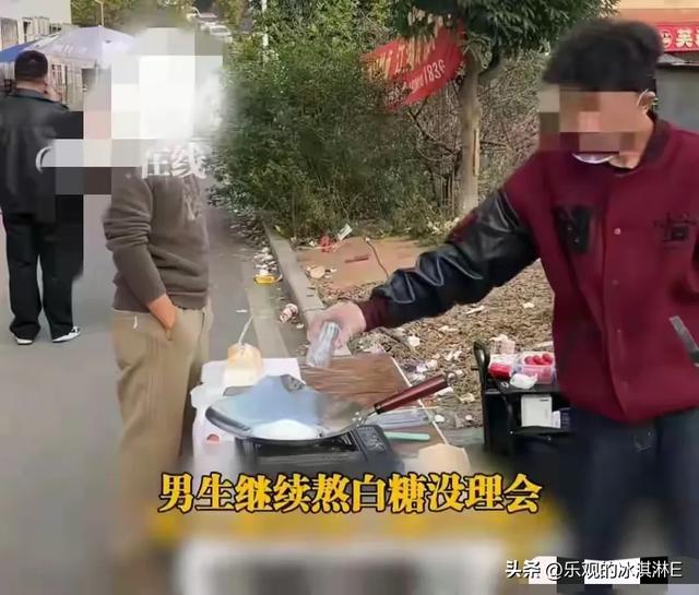 反转打脸！掀大学生摊位男子身份扒光	，理由荒唐，结局大快人心！