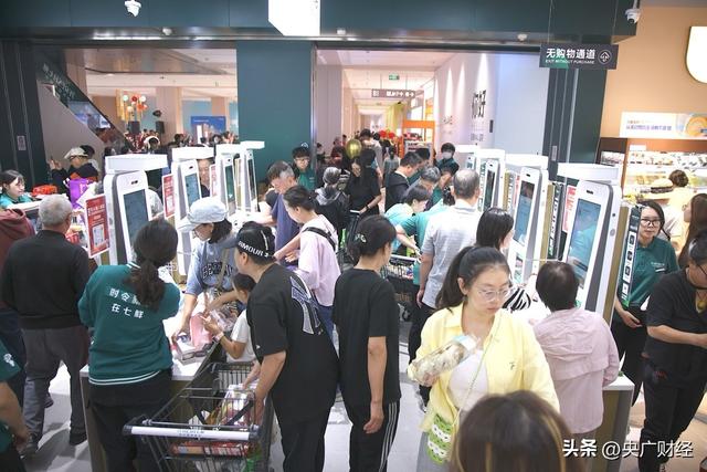 一天热销7吨榴莲，京东七鲜望京新店开业首日场面火爆