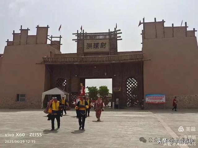 探秘新疆巴楚红海景区：自然与人文的交响｜ 申艳娟