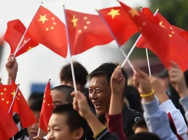 德国记者来河南旅游，游玩三天后懵了：欧洲迟早会被中国 “卷” 倒