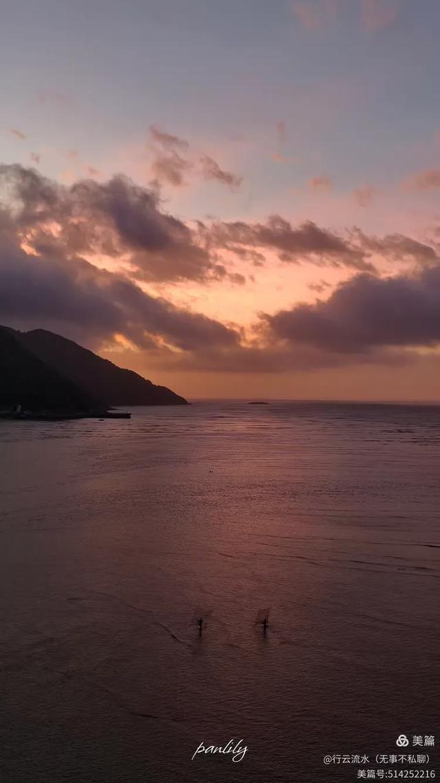 彩色旅图｜光影里的霞浦：捕捉退潮日出的瞬间，沙滩带着酒窝微笑