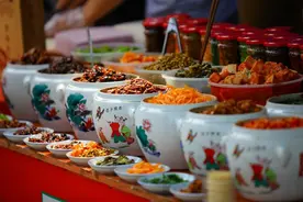 吃酸菜会致癌？对身体是好是坏？提醒：这4种食物再馋也要管住嘴图片
