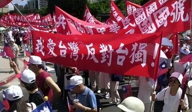 13亿美元换不来安全，美国无力保台，解放军导弹让其胆寒