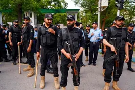 承认为西方做肮脏事，巴基斯坦打新算盘，深夜主动出击向印度开火图片