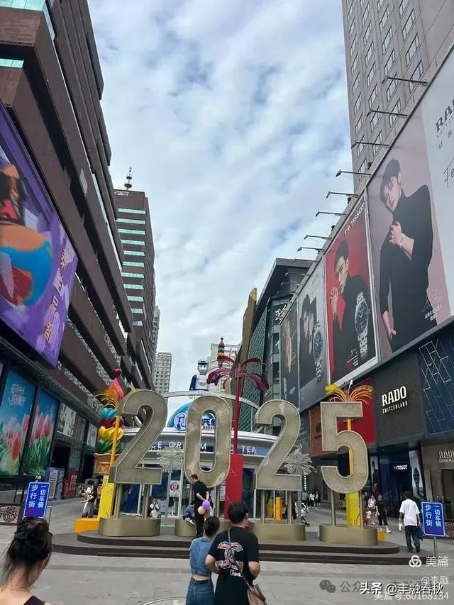 滔滔商海潮头立 灿灿香街画卷开一一走进沈阳百年"太原街"