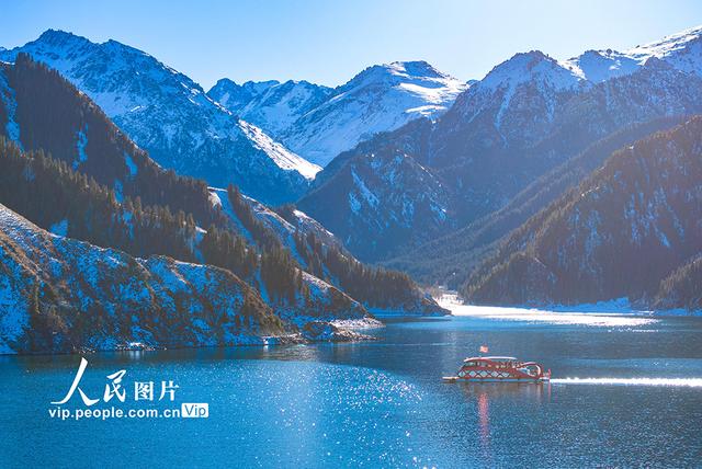 新疆昌吉：天山天池风景区宛如冰雪童话世界