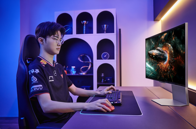 硬核装备致敬电竞精神：三星显示器T1签名臻品拍卖，启幕竞技盛宴