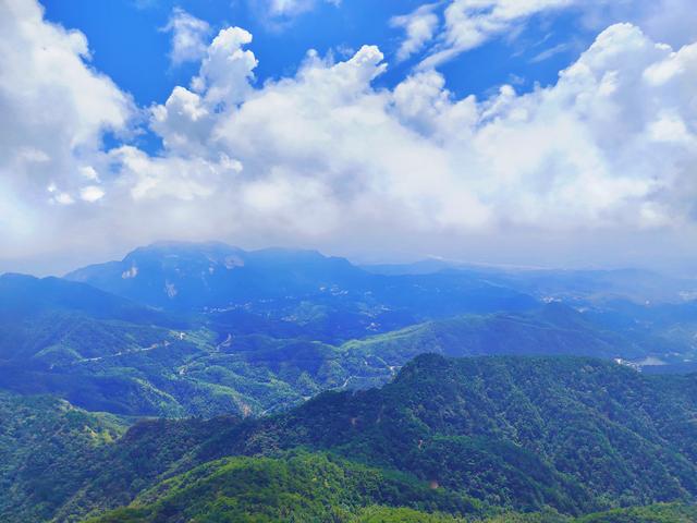 安徽潜山：天柱山上很反常