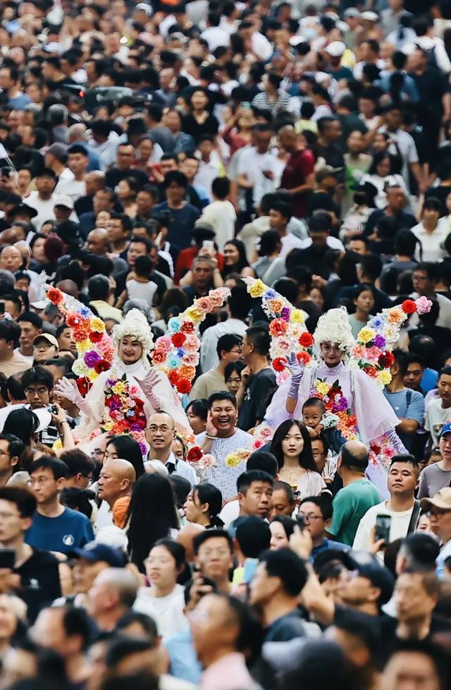 好热闹，逛得太上头！长春这条街“出彩”又“出圈”！